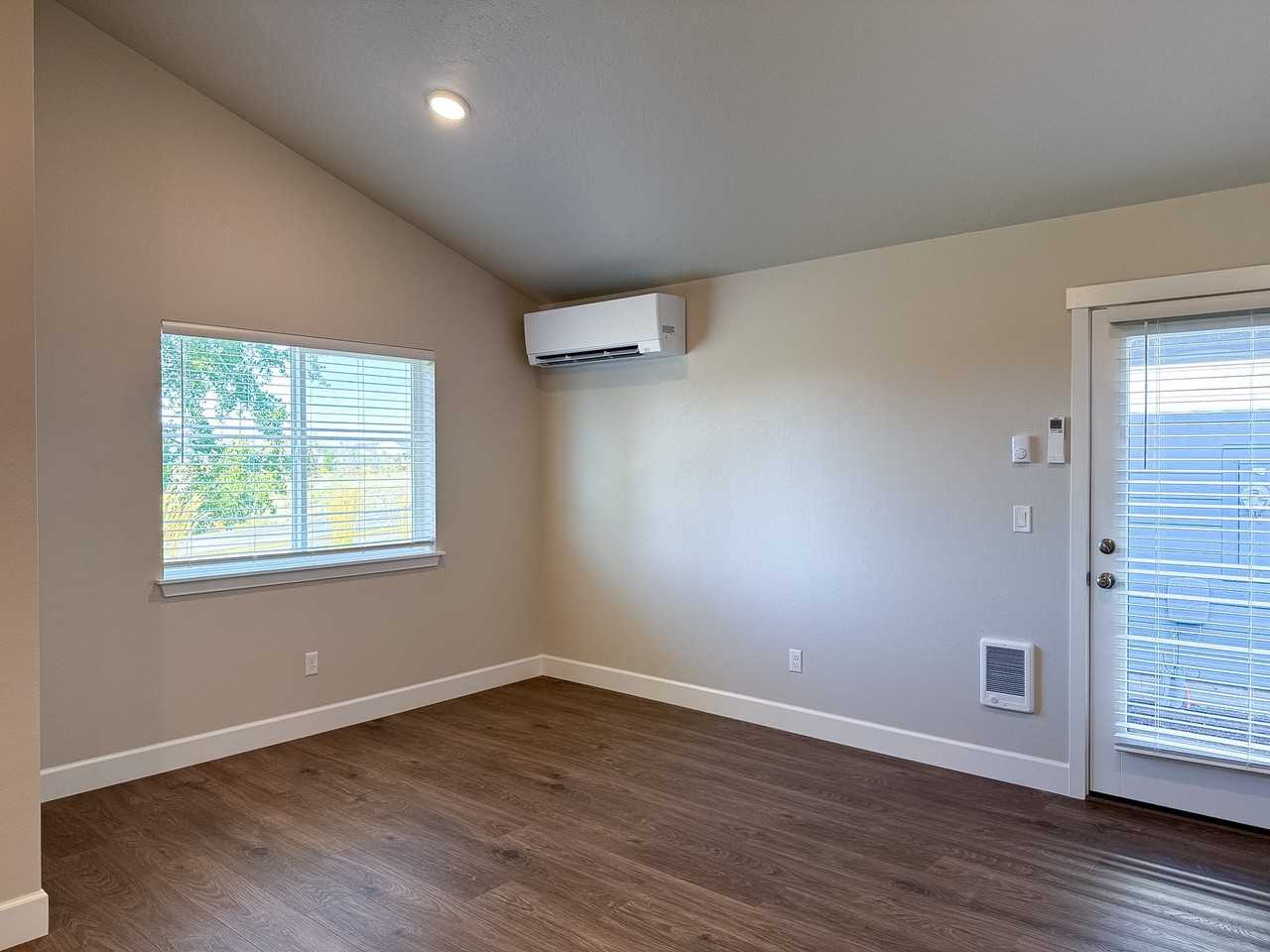 3998 Sw Obsidian Ave - Photo 5 of 20