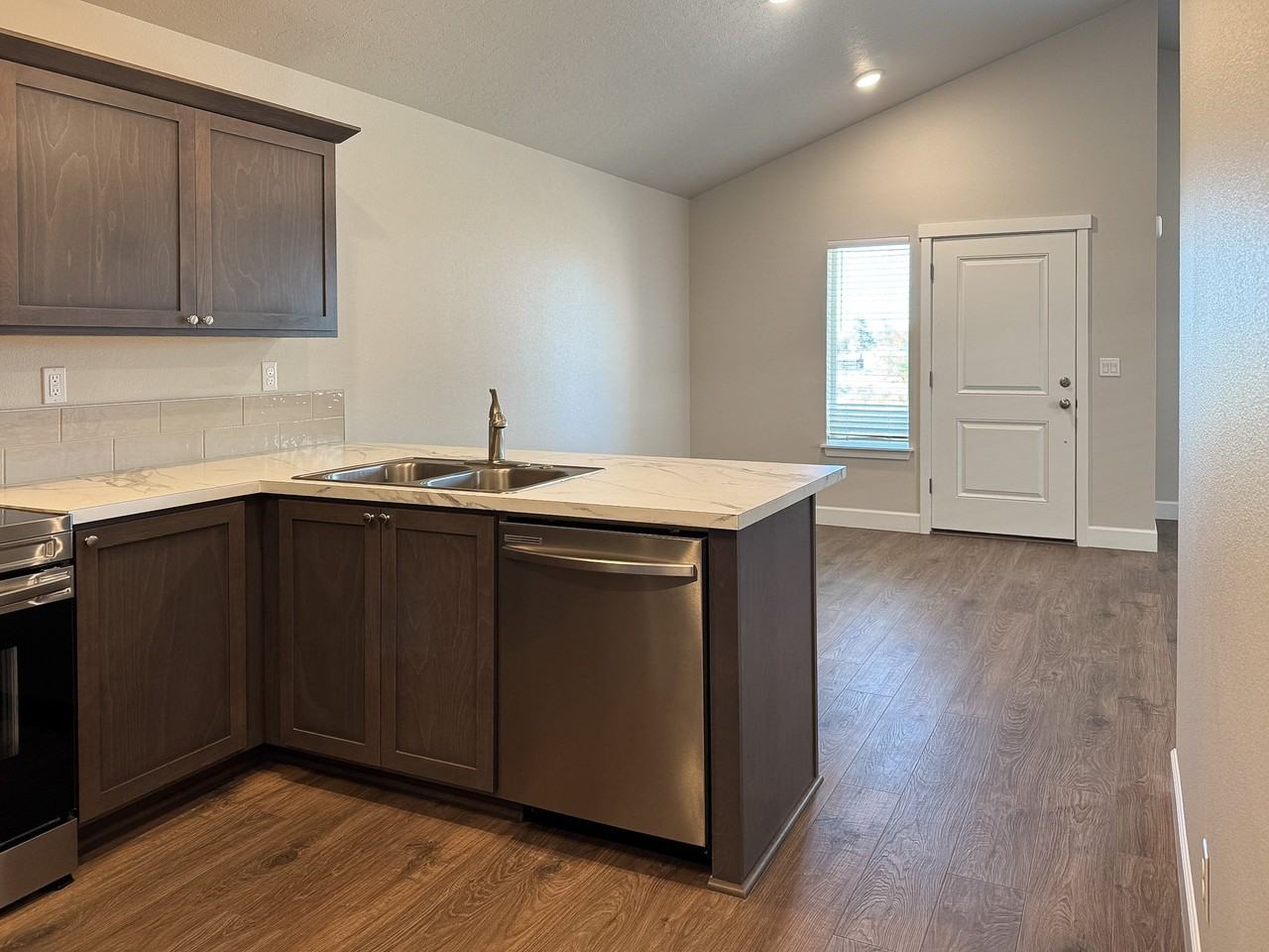 3998 Sw Obsidian Ave - Photo 7 of 20