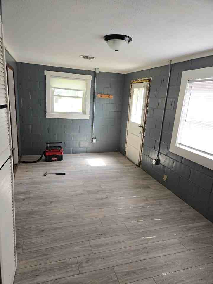 813 N 11th St - Photo 2 of 7