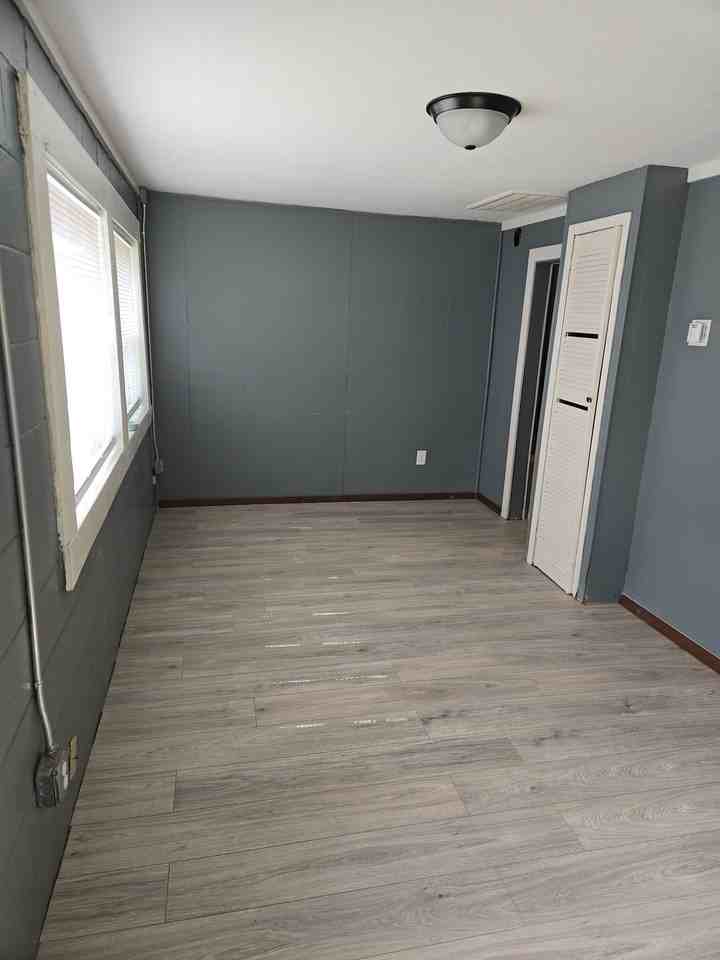 813 N 11th St - Photo 3 of 7