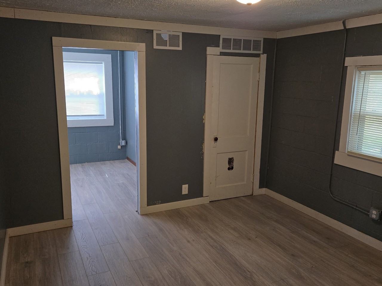 813 N 11th St - Photo 5 of 7