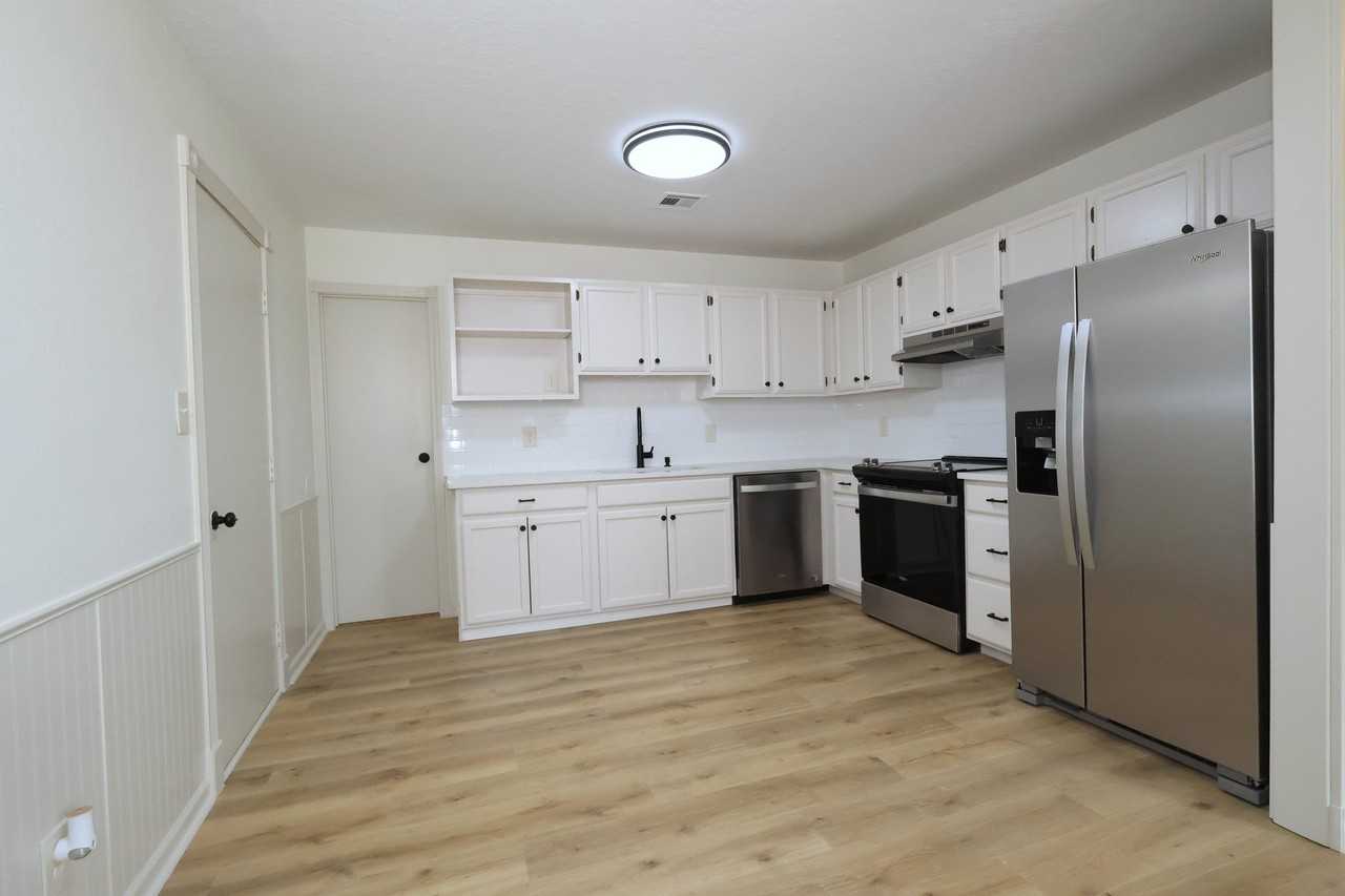 2028 N 12th St - Photo 4 of 22