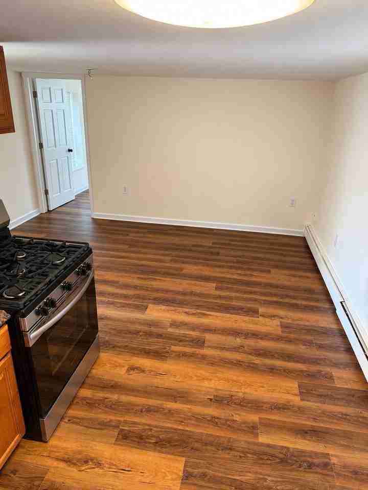 136 Porter Ave #4 - Photo 4 of 9