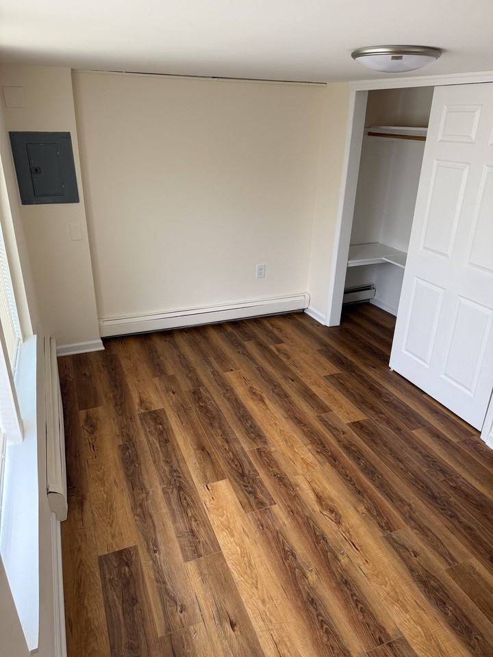 136 Porter Ave #4 - Photo 6 of 9