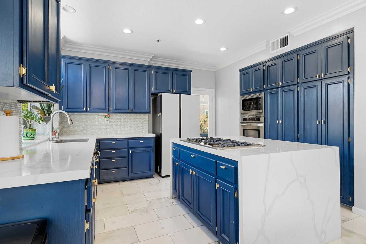 6807 E Pinnacle Pointe - Photo 2 of 19
