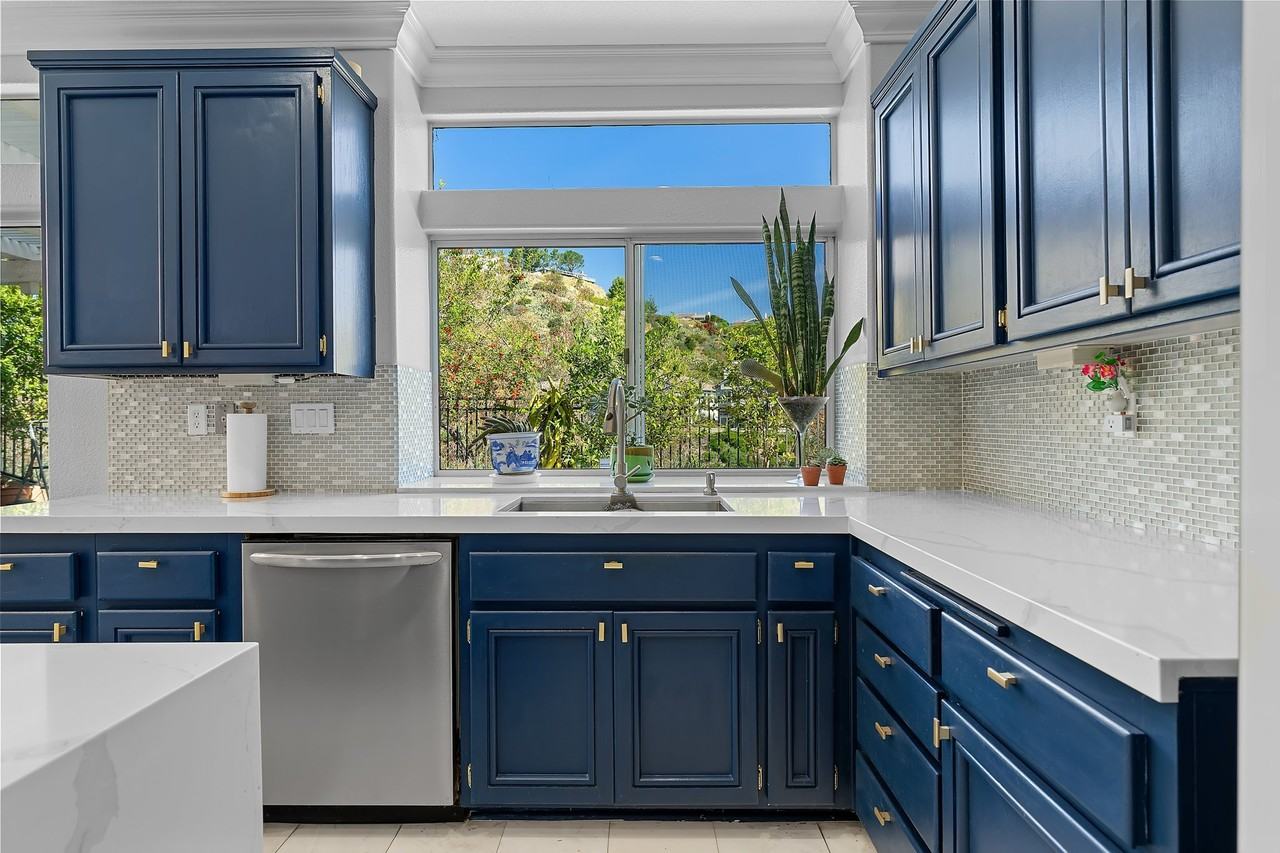 6807 E Pinnacle Pointe - Photo 3 of 19