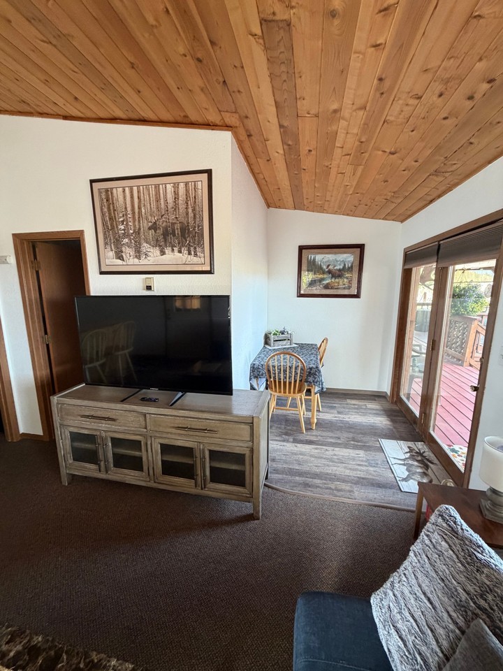1125 Angler Dr - Photo 4 of 8