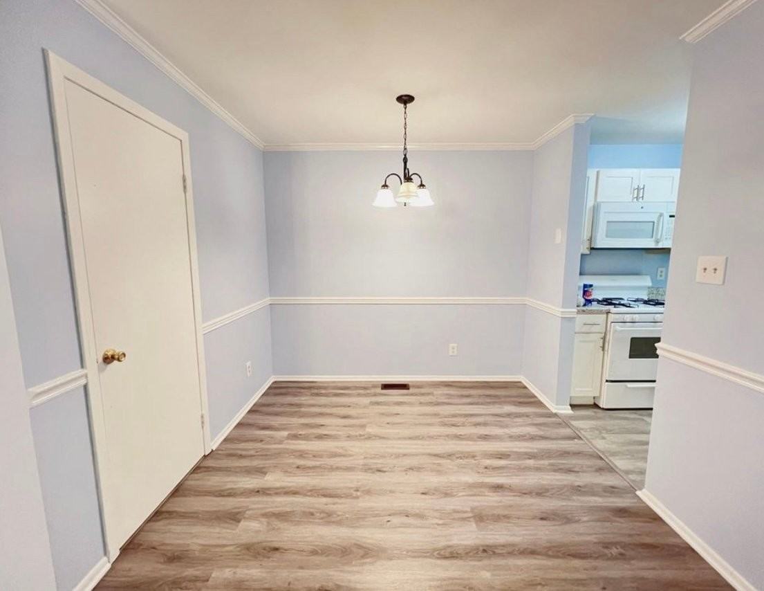2501 Eagle Row - Photo 2 of 10