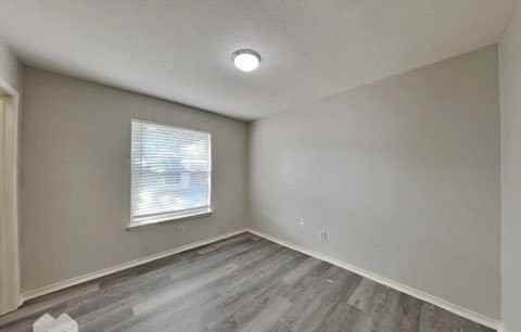4961 Briar Oaks Ln - Photo 6 of 10