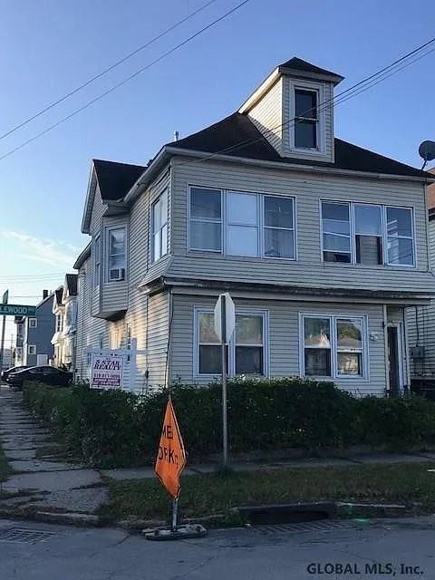 836 Maplewood Ave #2ndFL