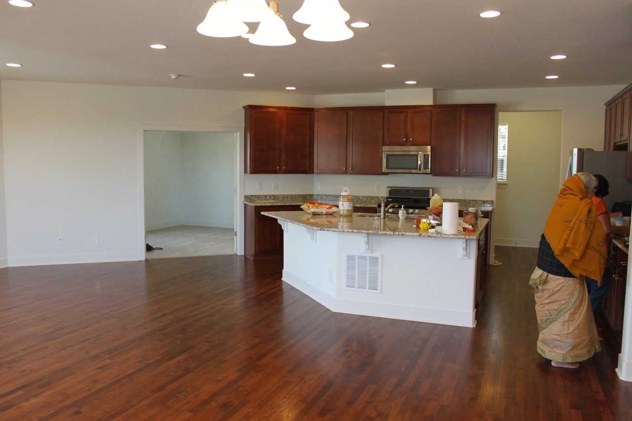 10334 Kenneth Dr - Photo 3 of 22