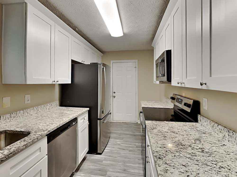 211 Huntridge Dr - Photo 3 of 6