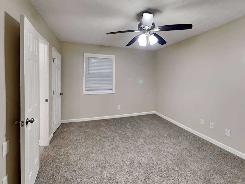 211 Huntridge Dr - Photo 4 of 6