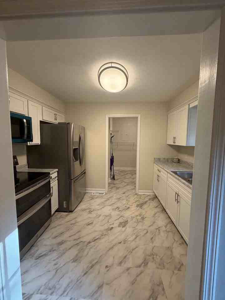 3633 Thomasville Rd - Photo 6 of 12