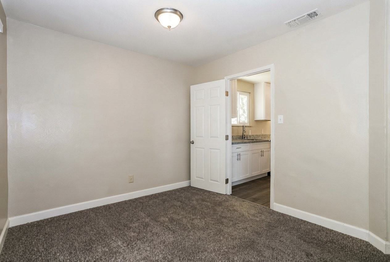 3802 West Way - Photo 7 of 9