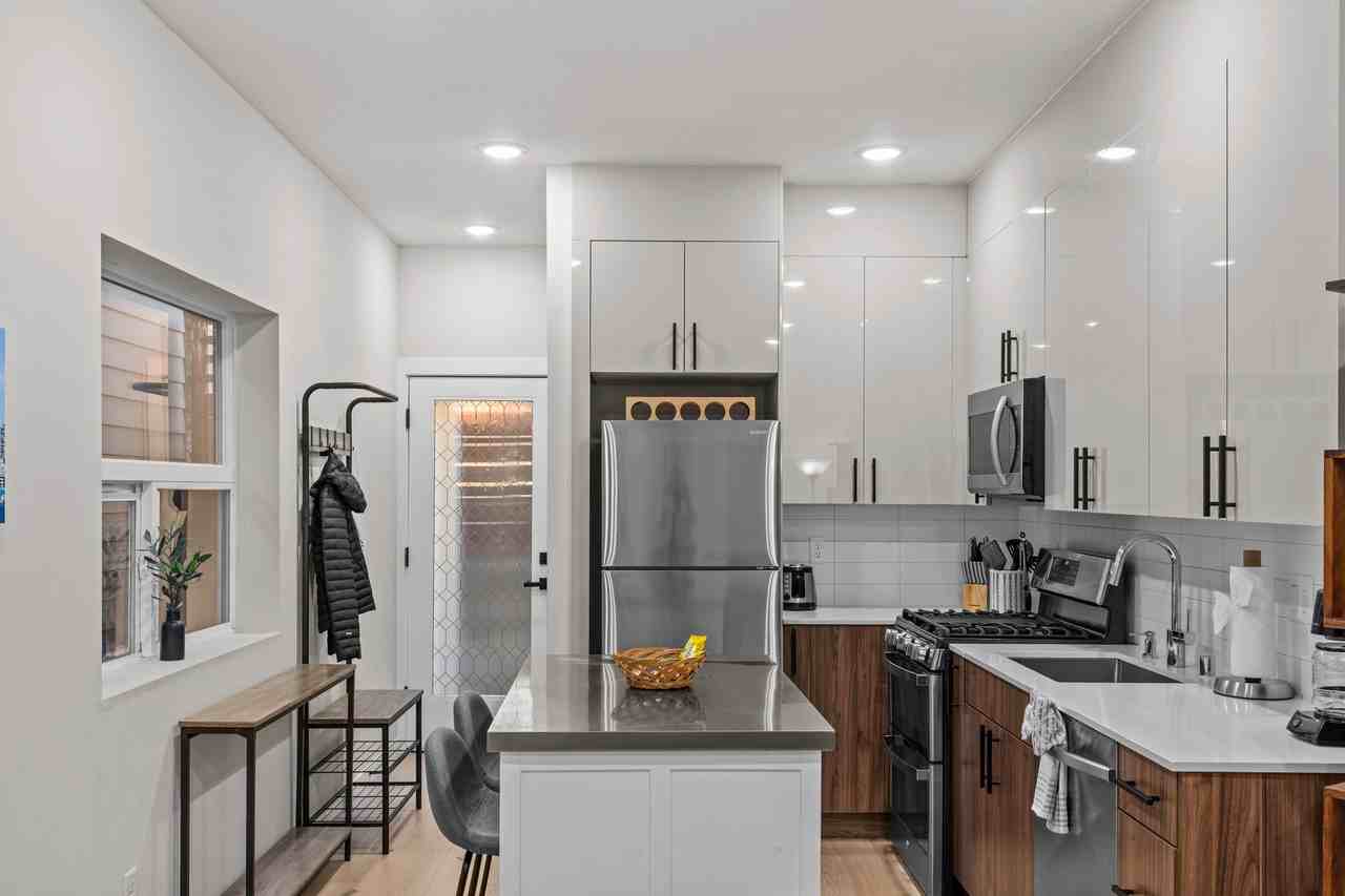802 23rd Ave S #A - Photo 7 of 17