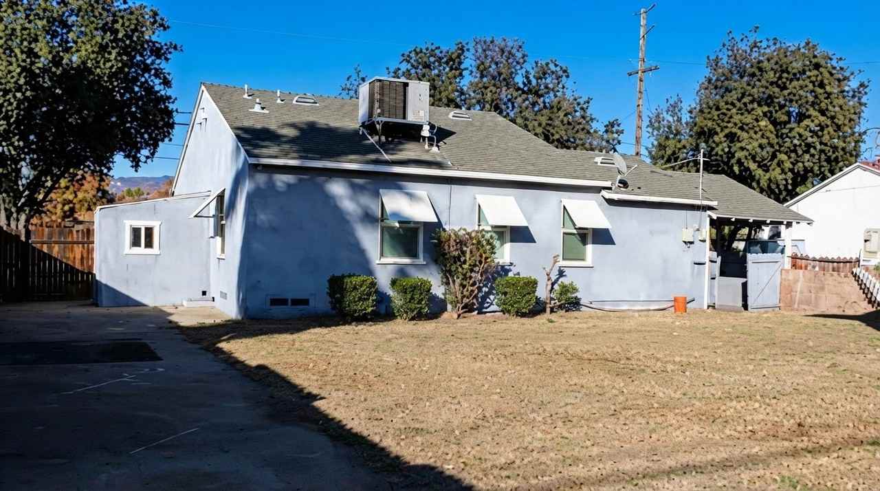 1312 E Brockton Ave - Photo 3 of 11
