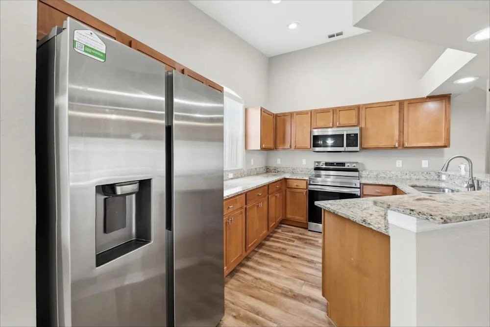 2806 Cedaridge Dr - Photo 4 of 7