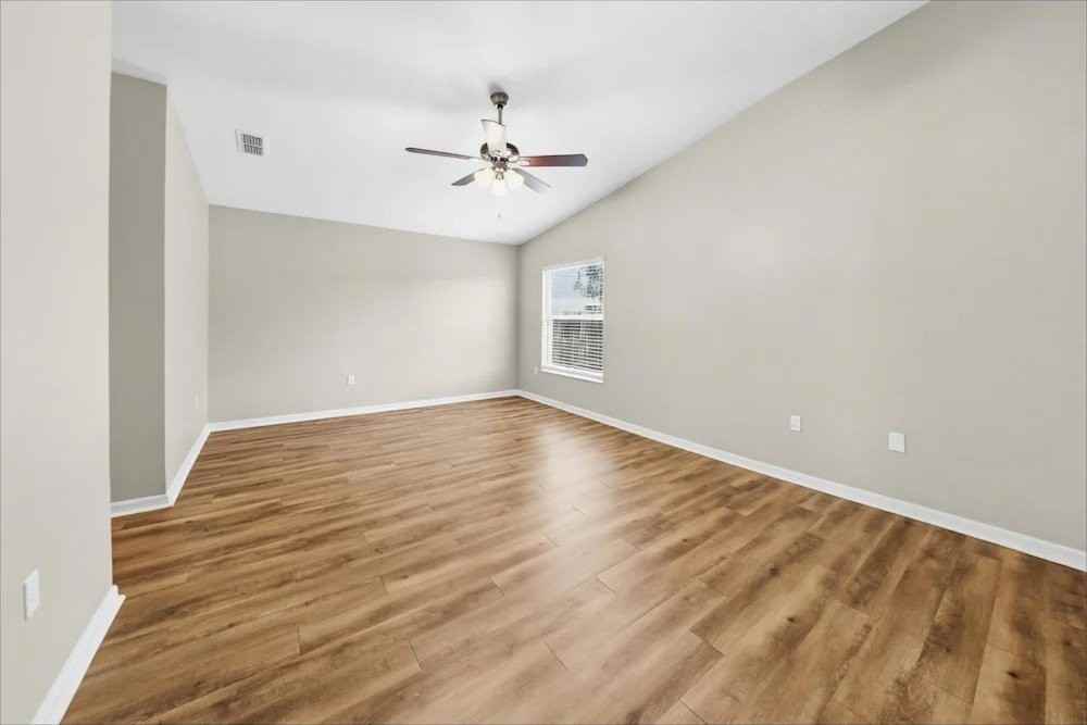 2806 Cedaridge Dr - Photo 5 of 7