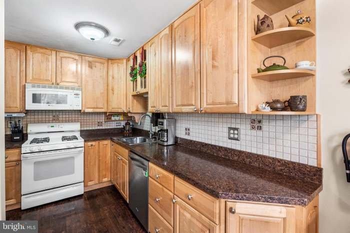 107 River Bank Dr - Photo 5 of 16