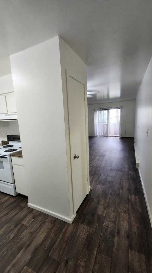 659 S St #5A - Photo 2 of 12