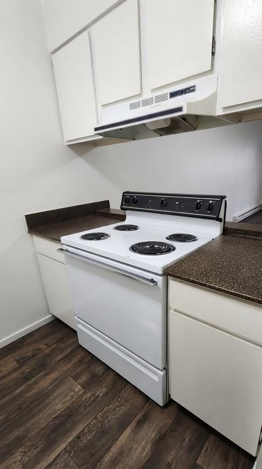 659 S St #5A - Photo 4 of 12