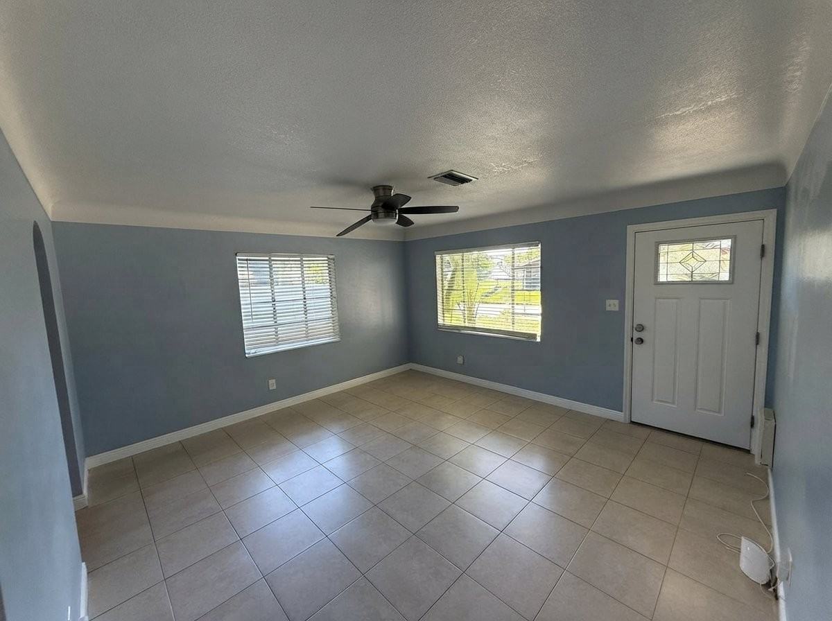 3913 6th Ave N - Photo 3 of 20