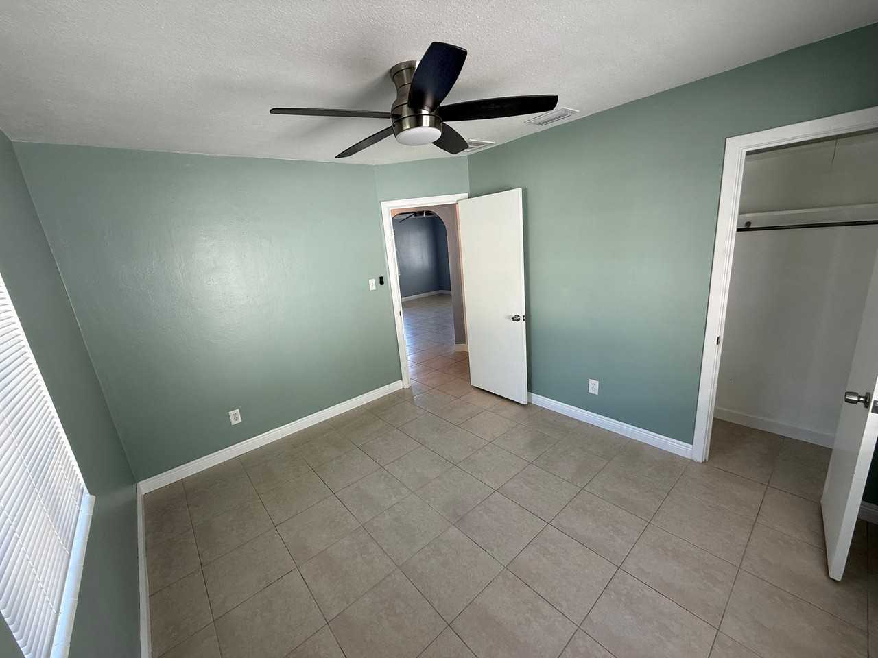 3913 6th Ave N - Photo 4 of 20