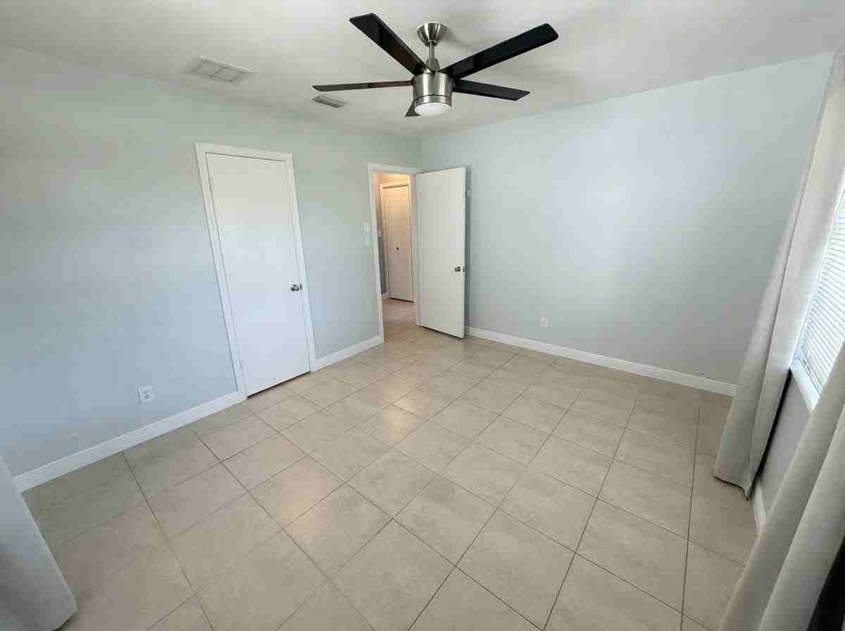 3913 6th Ave N - Photo 5 of 20