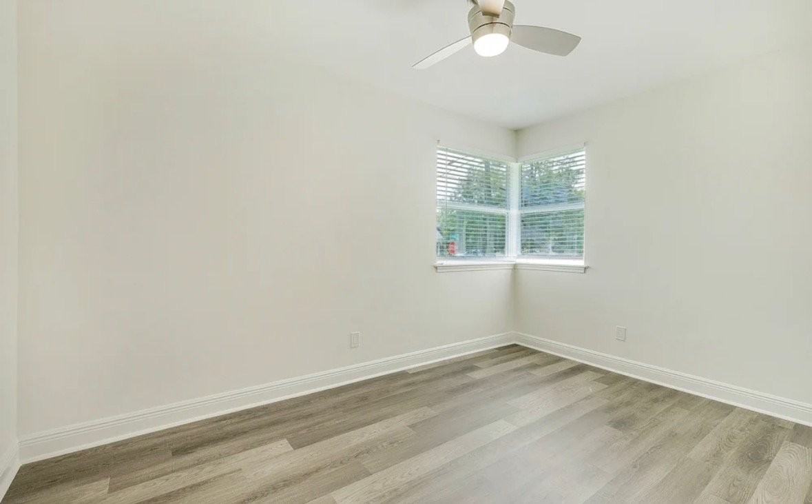 4590 Colonial Ave - Photo 5 of 12