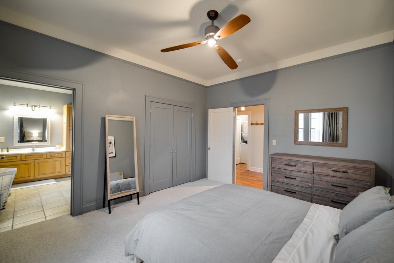 504 E 6th St #102 - Photo 5 of 20