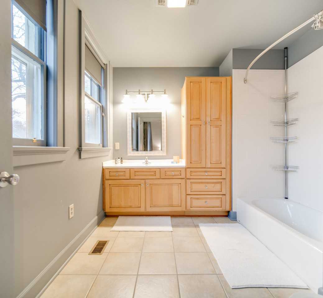 504 E 6th St #102 - Photo 6 of 20