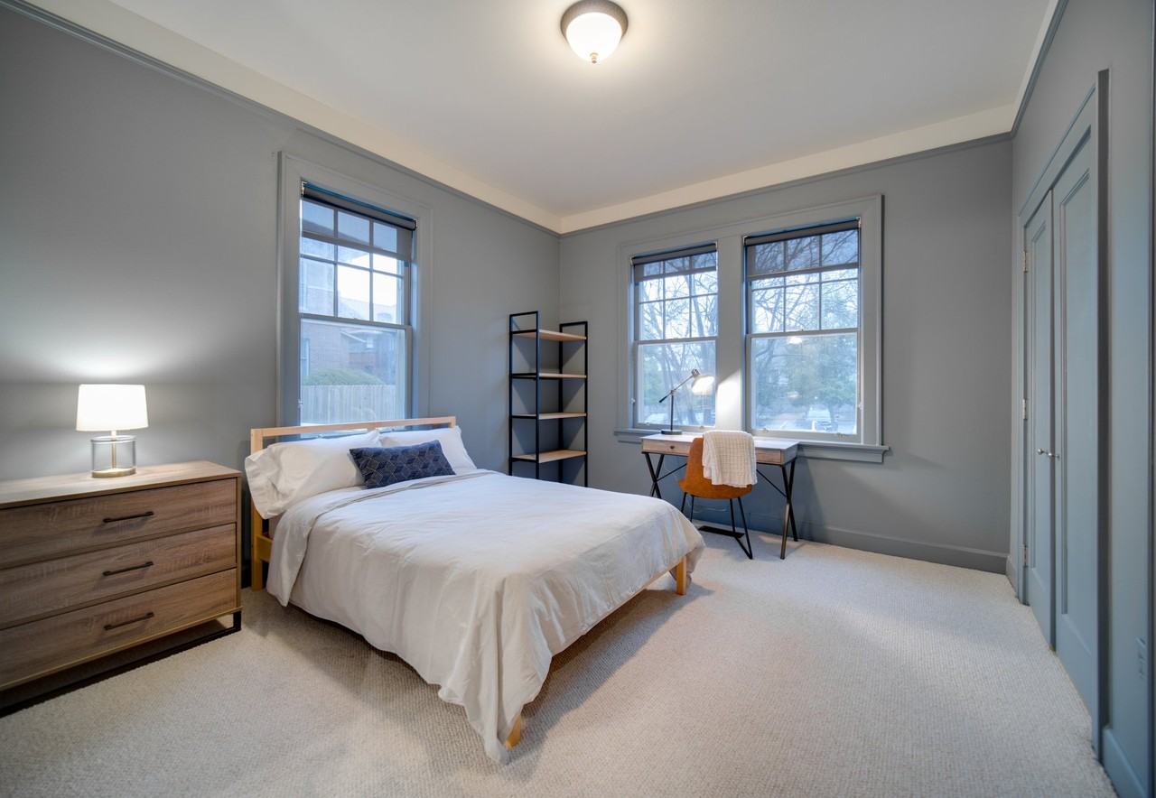 504 E 6th St #102 - Photo 7 of 20