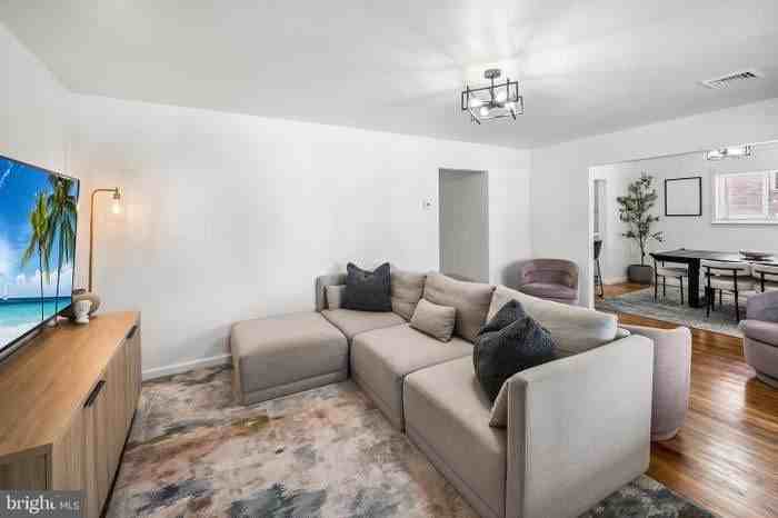 2518 W Elm St - Photo 5 of 16