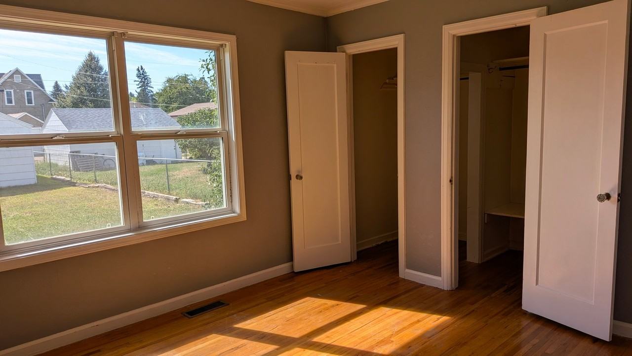 2520 6th Ave N - Photo 4 of 10