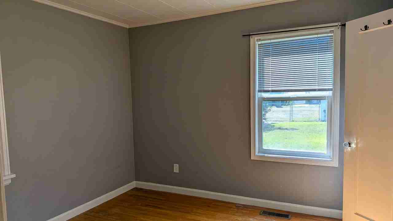 2520 6th Ave N - Photo 5 of 10