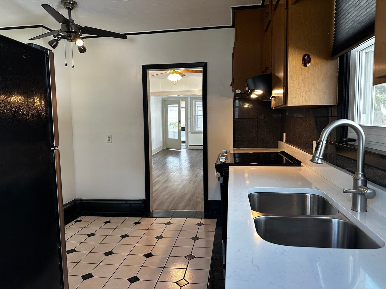 8 Old Pine Ave - Photo 7 of 20