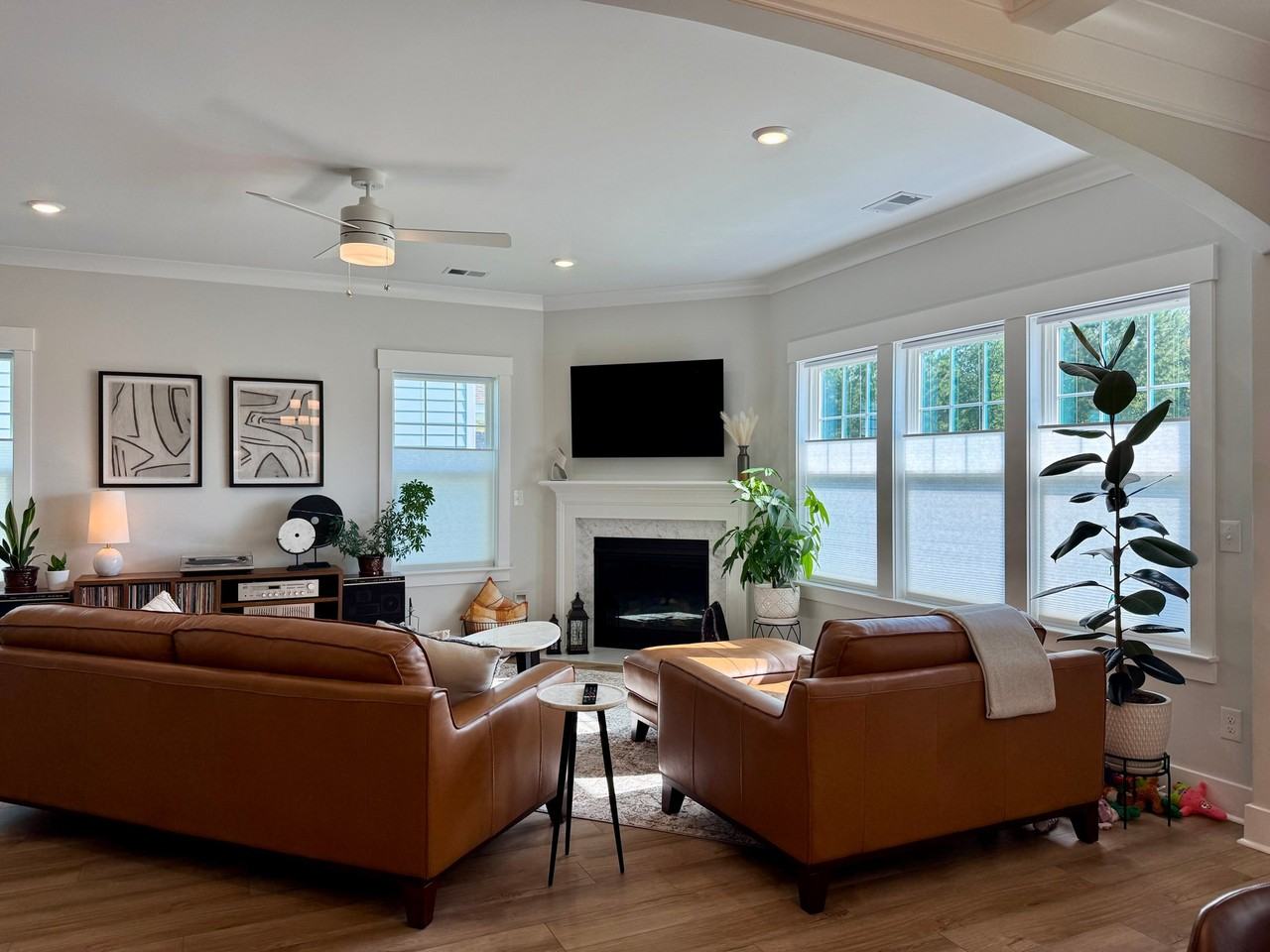 123 Grange Cir - Photo 4 of 19