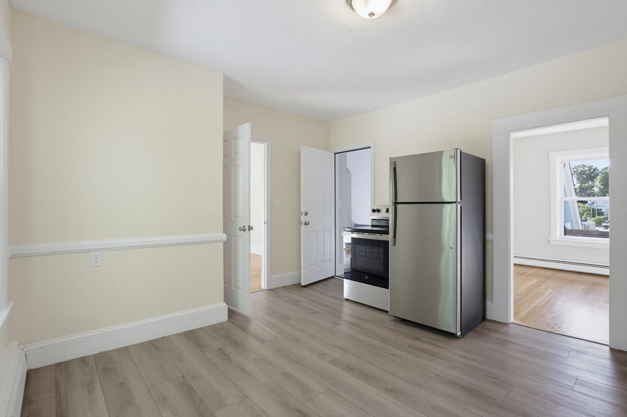 56 Fruit Street Ext Apt 2nd - Photo 3 of 18