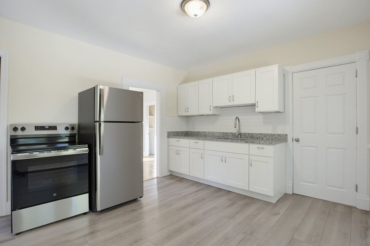 56 Fruit Street Ext Apt 2nd - Photo 5 of 18