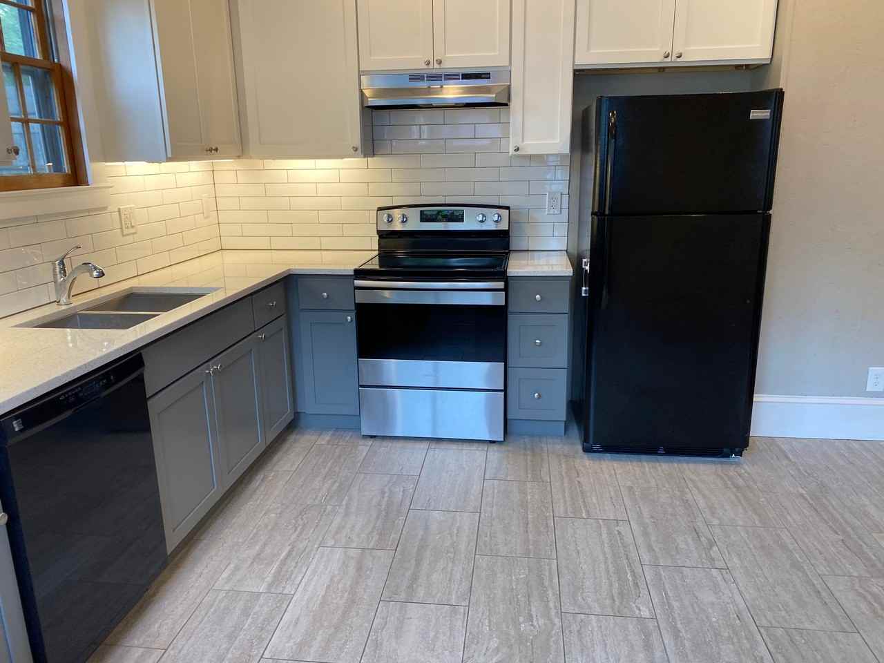 1756 Thompson Ave - Photo 3 of 20