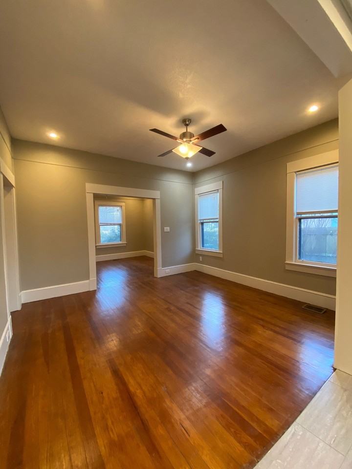 1756 Thompson Ave - Photo 7 of 20