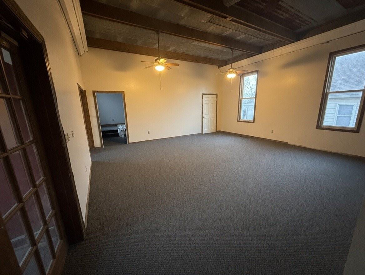 302 S Mayne St - Photo 3 of 8