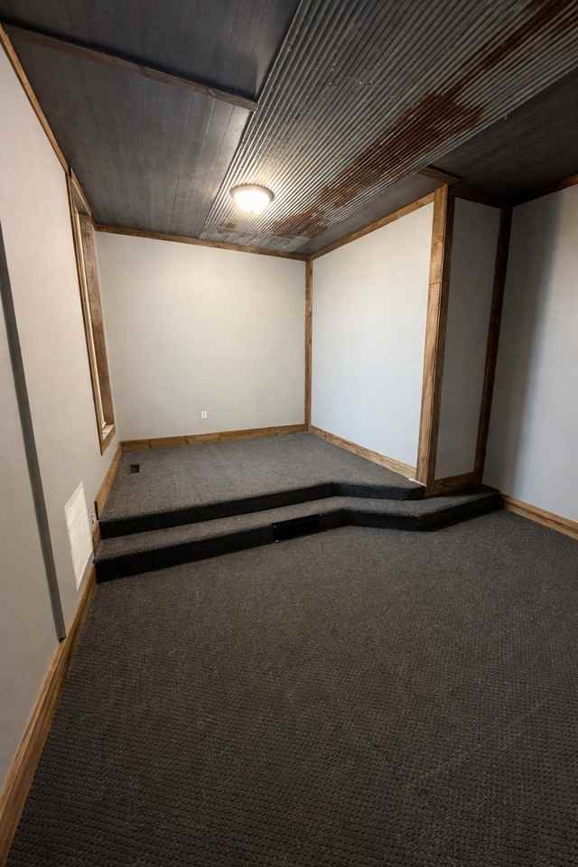 302 S Mayne St - Photo 5 of 8