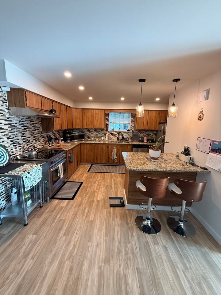 323 Erickson Ave - Photo 4 of 20