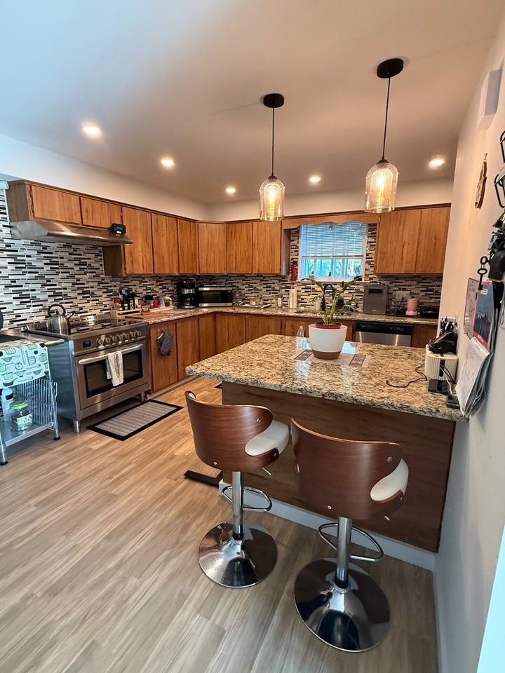 323 Erickson Ave - Photo 7 of 20