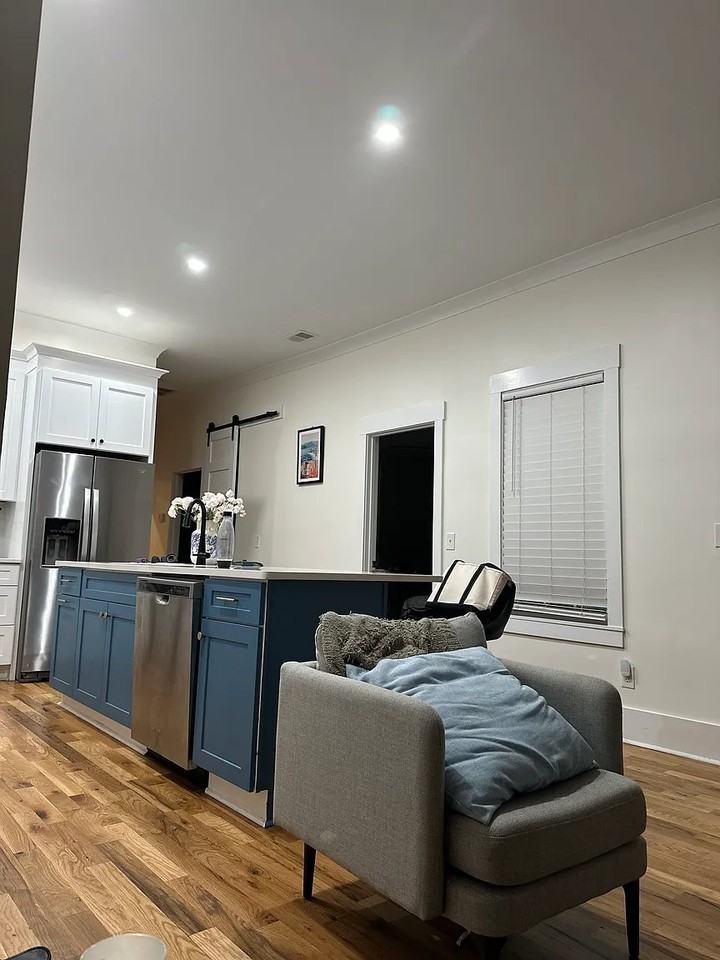 365 Huger St - Photo 2 of 12