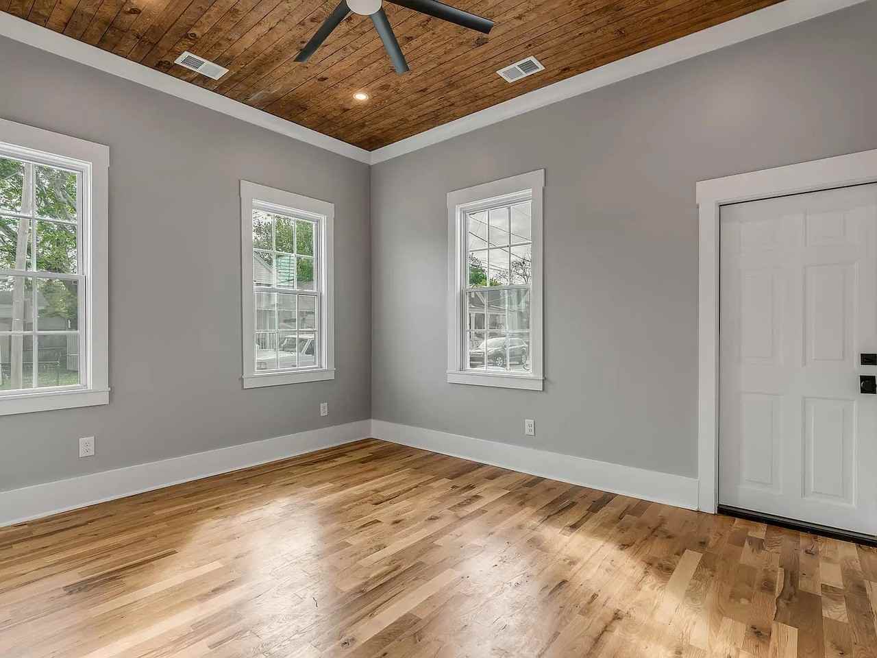 365 Huger St - Photo 7 of 12