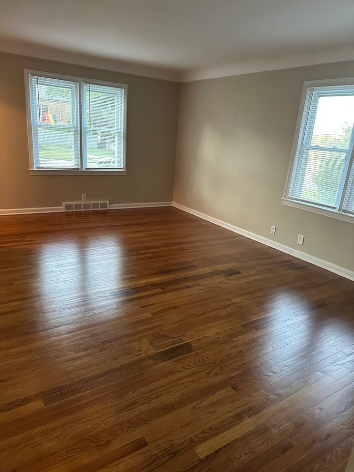 3017 Huntington Ave - Photo 3 of 10