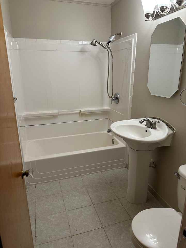 3017 Huntington Ave - Photo 7 of 10